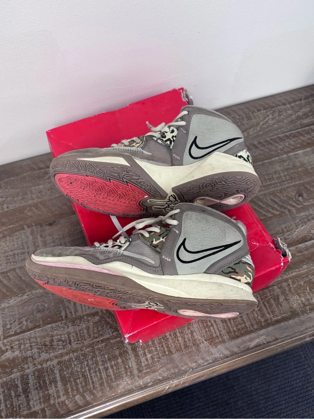 Nike color tan